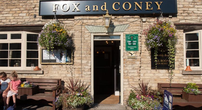 The Fox And Coney Inn Саут Кейв Стая снимка